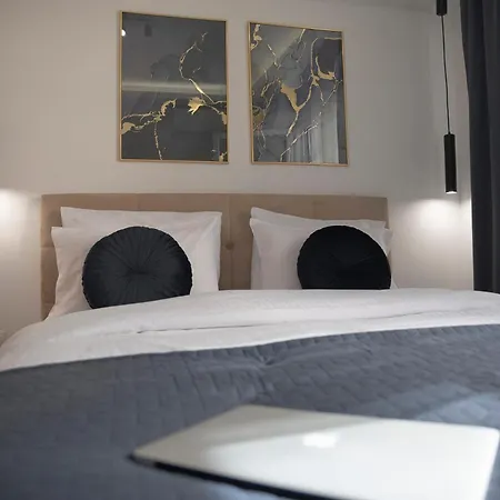 Lia's Luxury Intown Apartment, Primary Location Lejlighed *