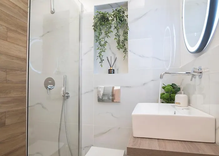 아파트 Lia's Luxury Intown Apartment, Primary Location