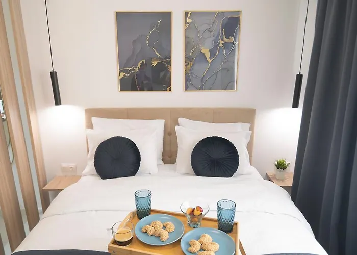Lia's Luxury Intown Apartment, Primary Location *