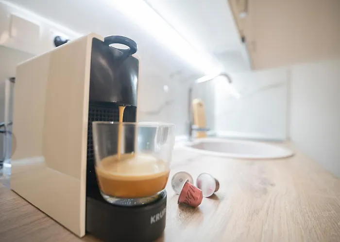 아파트 Lia's Luxury Intown Apartment, Primary Location