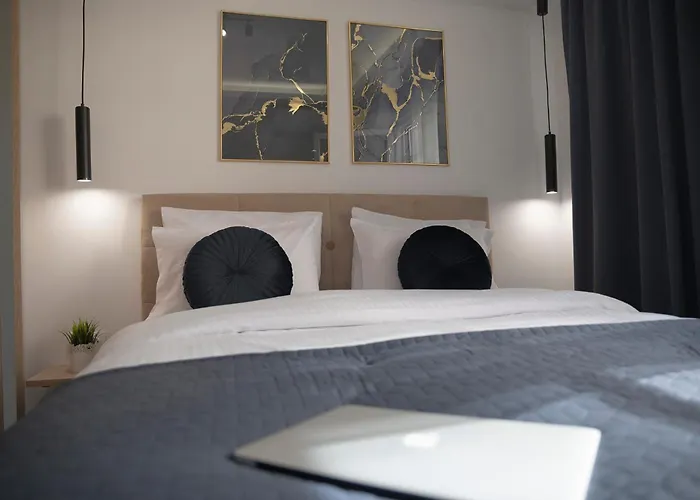 Lia's Luxury Intown Apartment, Primary Location 아파트 *