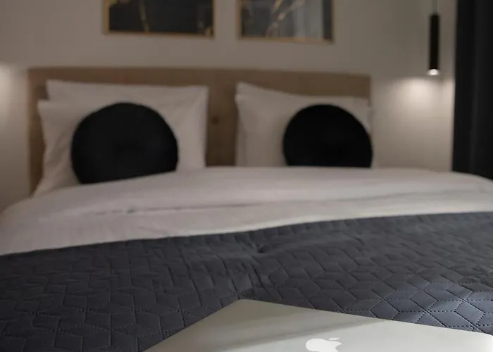 Lia's Luxury Intown Apartment, Primary Location 아파트