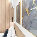 Lia's Luxury Intown Apartment, Primary Location アパート