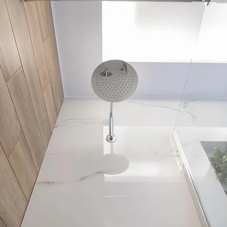 Lia's Luxury Intown Apartment, Primary Location *