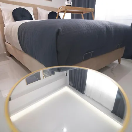 Διαμέρισμα Lia's Luxury Intown Apartment, Primary Location
