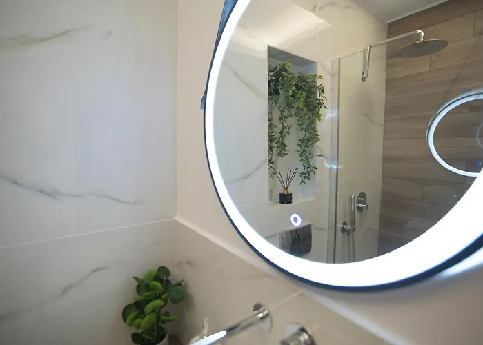 Lia's Luxury Intown Apartment, Primary Location Apartament Salonic