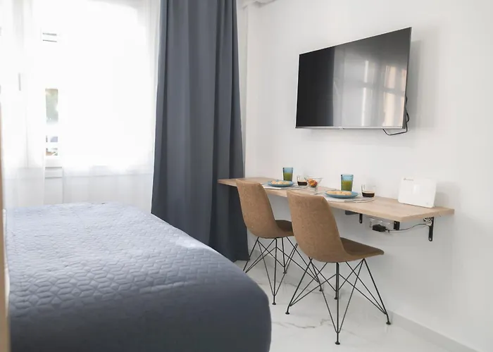 Lia's Luxury Intown Apartment, Primary Location *